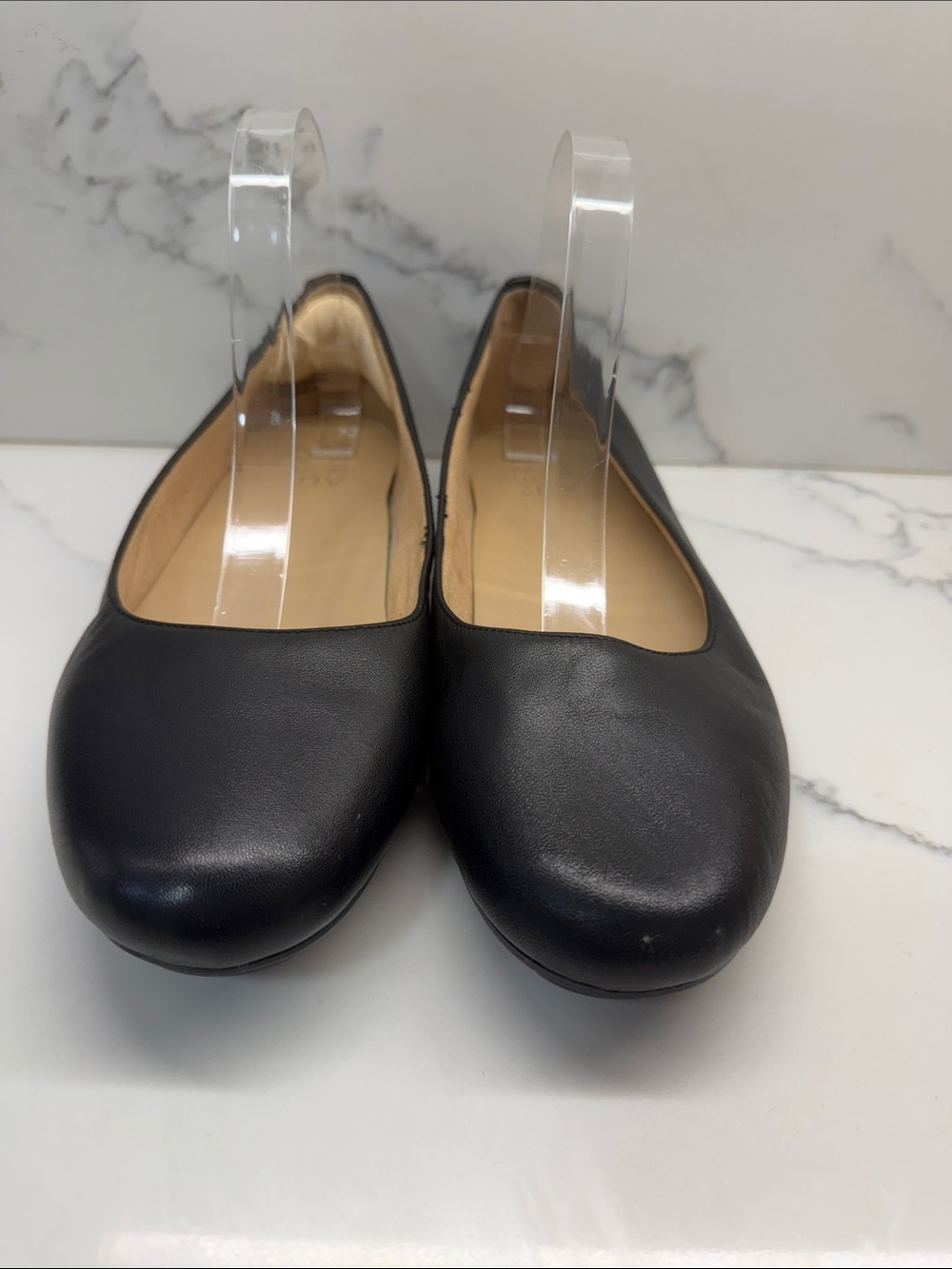 Naturalizer Black Leather Round-Toe Ballet Flats